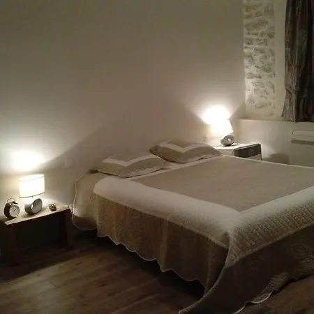 Au Mas De Marie Bed & Breakfast Ledenon