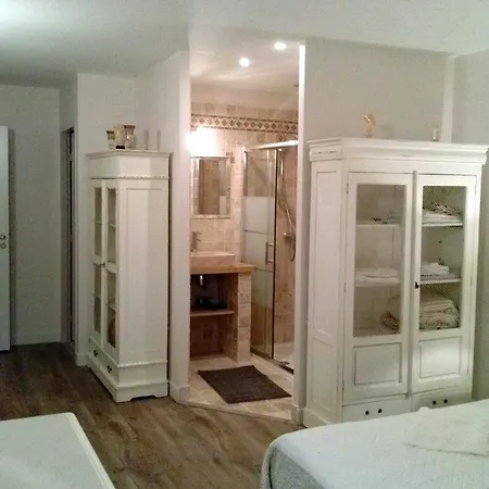 Au Mas De Marie Bed & Breakfast Ledenon