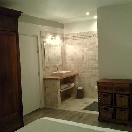 Au Mas De Marie Bed & Breakfast