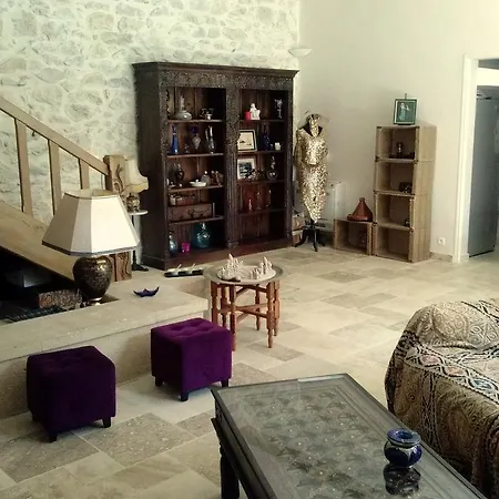 Bed & Breakfast Au Mas De Marie 3*