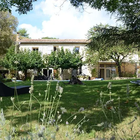 Bed & Breakfast Au Mas De Marie 3*